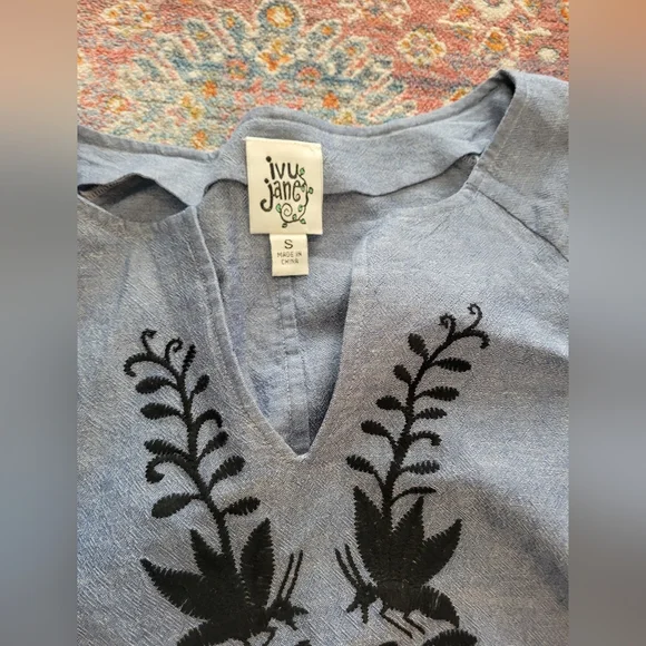 Top - Picture 2 of 2